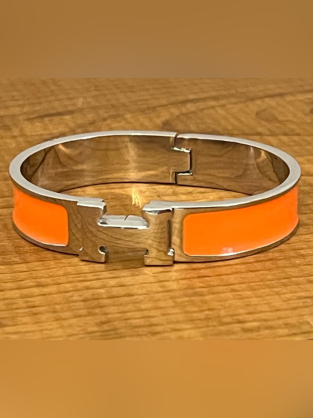 Silver & Orange H Bangle Click Bracelet Costume Jewelry High End Look - Picture 4 of 13